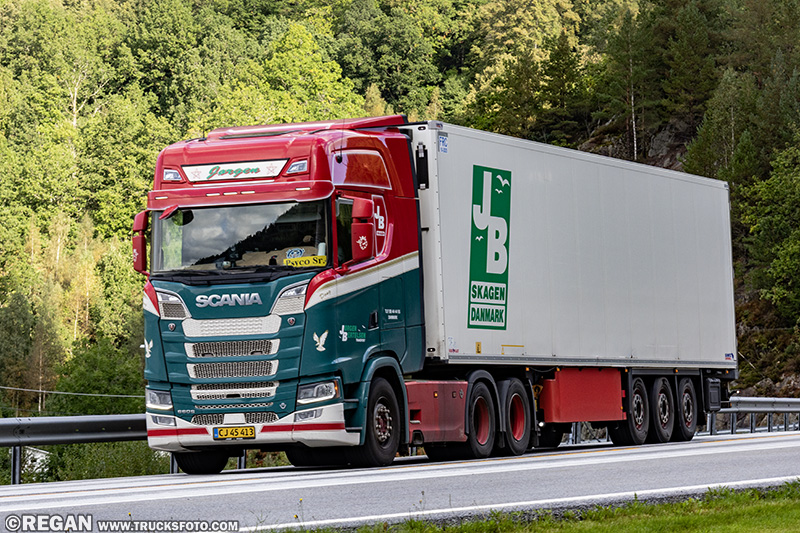 Scania 660S V8 Jorgen Bertelsen.jpg