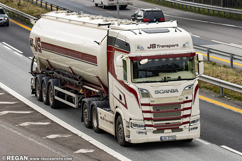 Scania 650S V8 - JS Transport.jpg