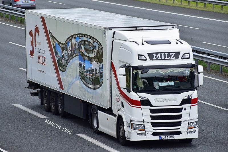 _DSC9380 MILZ-crop-SCANIA R450 NG.JPG