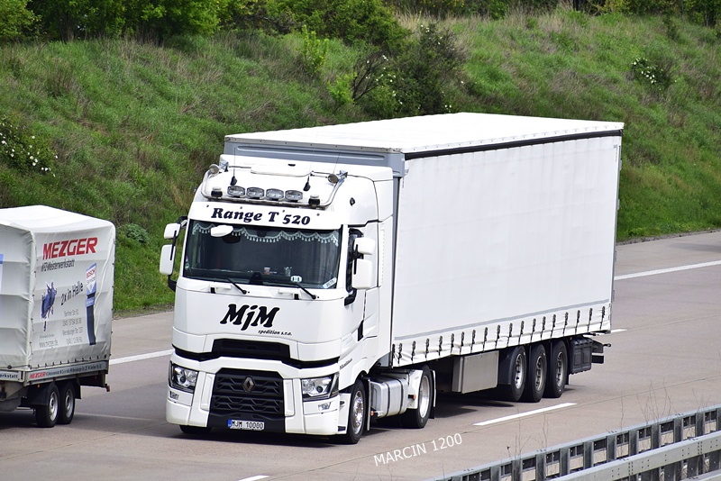 _DSC1809 MJM-crop-RENAULT RANGE-T.JPG