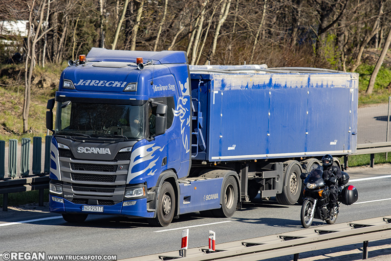 Scania R450 - Jarecki.jpg
