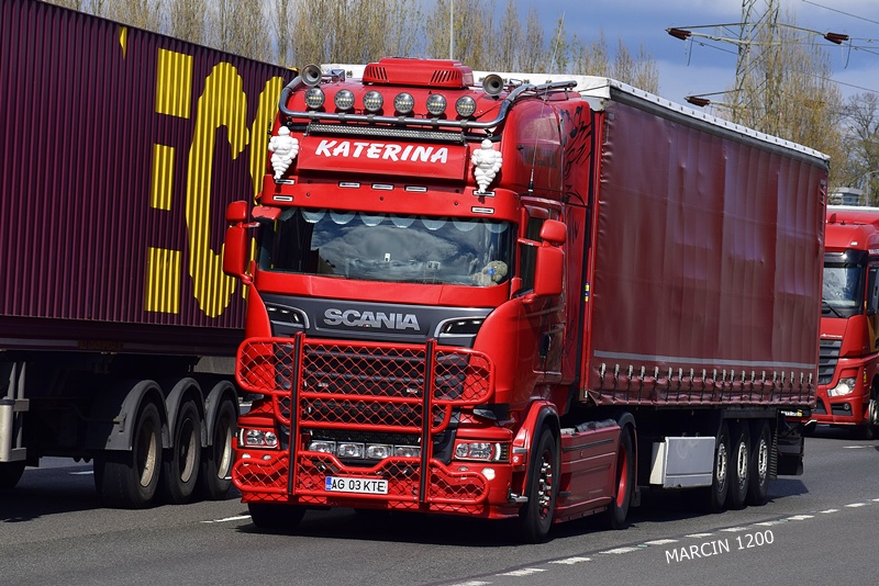 _DSC0812-crop-KATERINA-SCANIA R STREAMLINE.JPG
