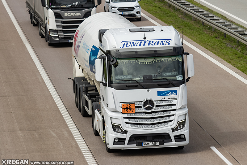 Mercedes-Benz Actros L - Junatrans.jpg