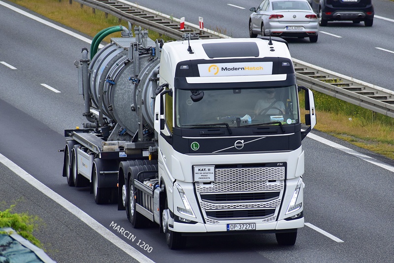 MODERN HATCH (2)-crop-VOLVO FH5.JPG