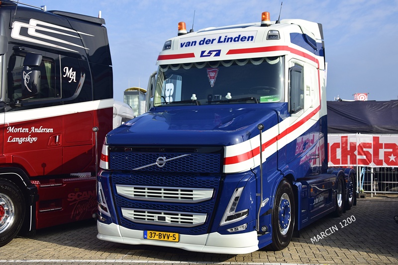 _DSC1292 VAN DER LINDEN-crop-VOLVO VT5 VLASTUIN.JPG