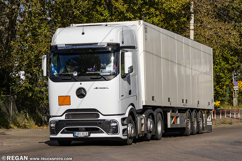 Mercedes-Benz Actros L Procabin Sonja88.jpg