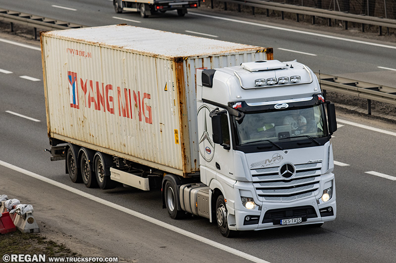 Mercedes-Benz Actros MP4 - Trans Sped.jpg
