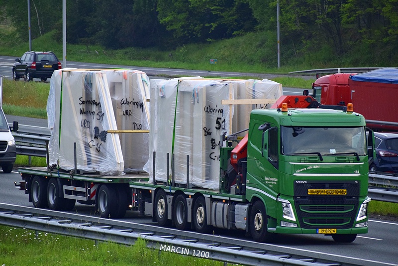 _DSC3582 KEES KOOPMAN-crop-VOLVO FH4.JPG