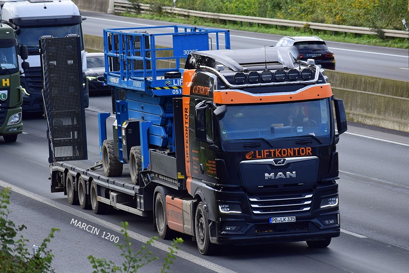 _DSC7890 LIFTKONTOR-crop-MAN TGX II.JPG