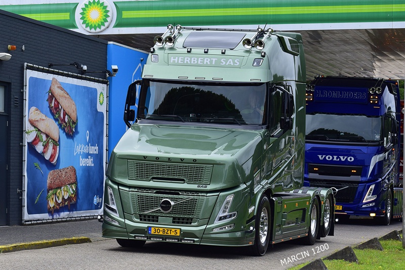 _DSC0211 HERBERT SAS-crop-VLASTUIN-VOLVO VT AERO 780.JPG