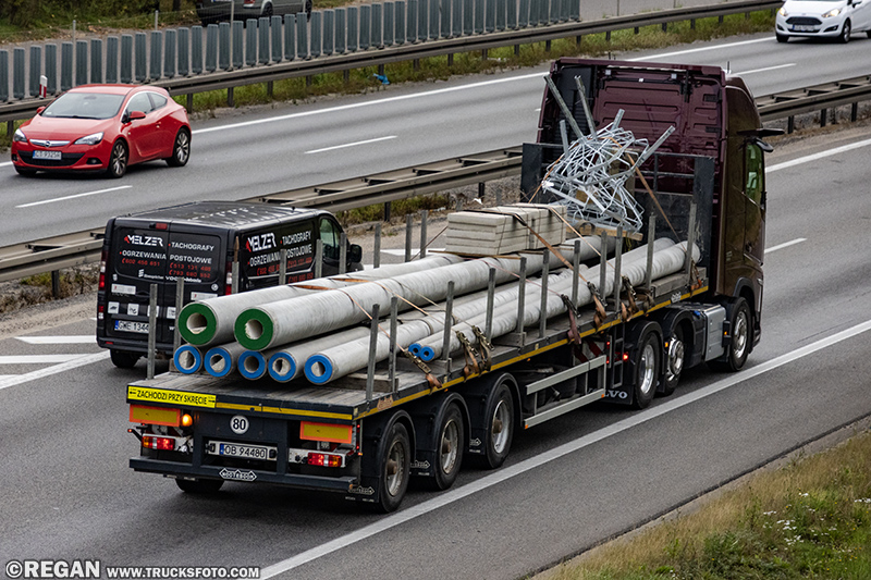 Volvo FH Aero Nooteboom - Strunobet.jpg