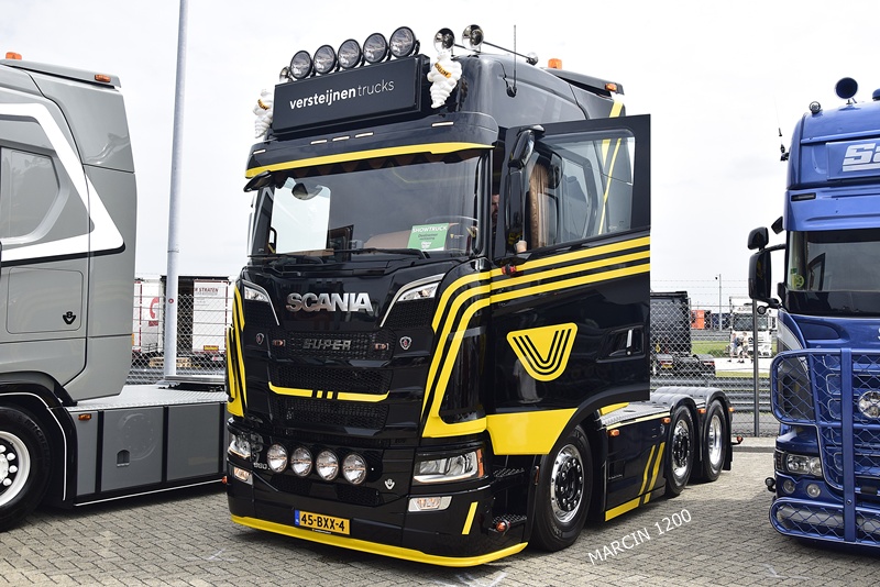 _DSC1700 VERSTEIJNEN TRUCKS-crop-SCANIA S660 V8.JPG
