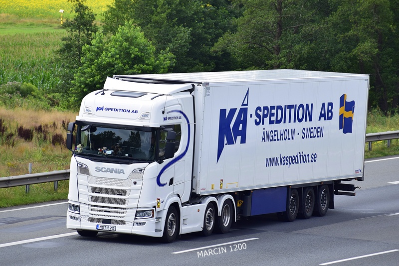 _DSC8801 KA-SPEDITION-crop-SCANIA S.JPG