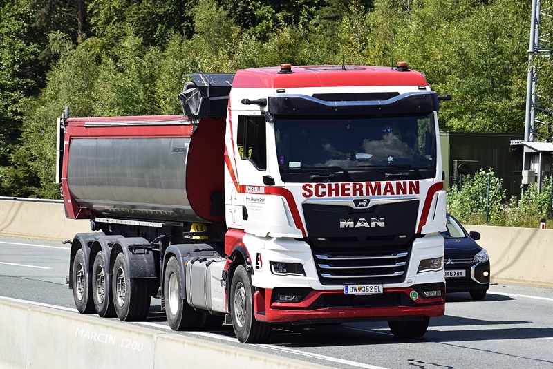 _DSC1790 Schermann-crop-MAN TGX II.JPG