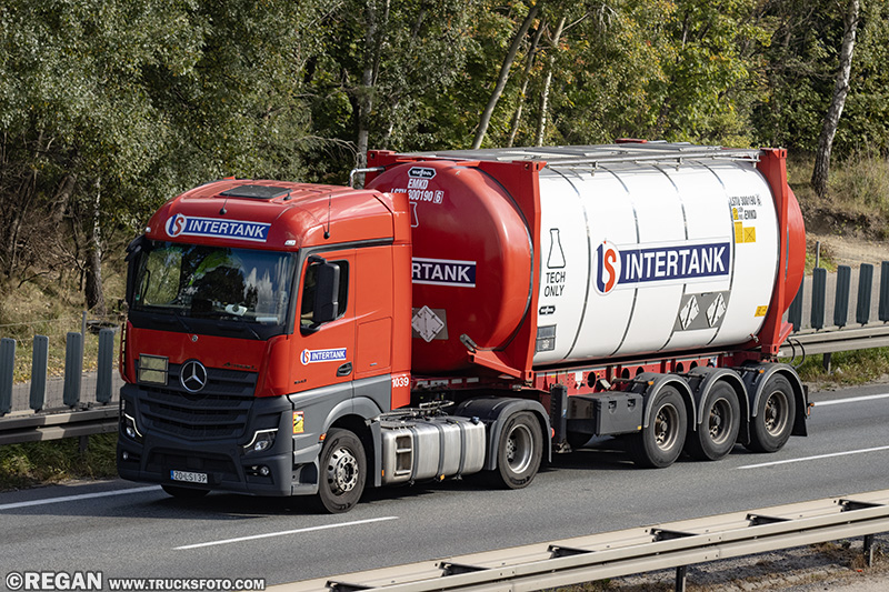 Mercedes-Benz Actros L - Intertank.jpg