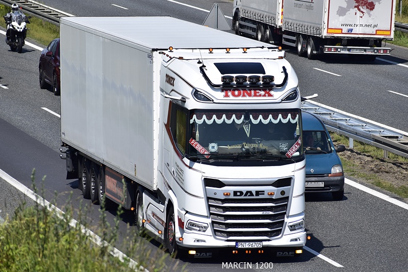 TONEX-crop-DAF XG.JPG