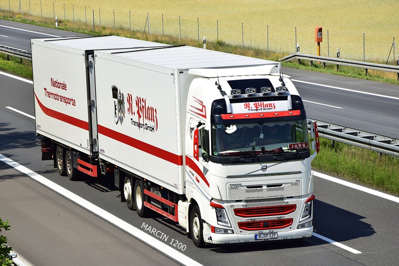 _DSC1970 R.PFLANZ-crop VOLVO FH4.JPG