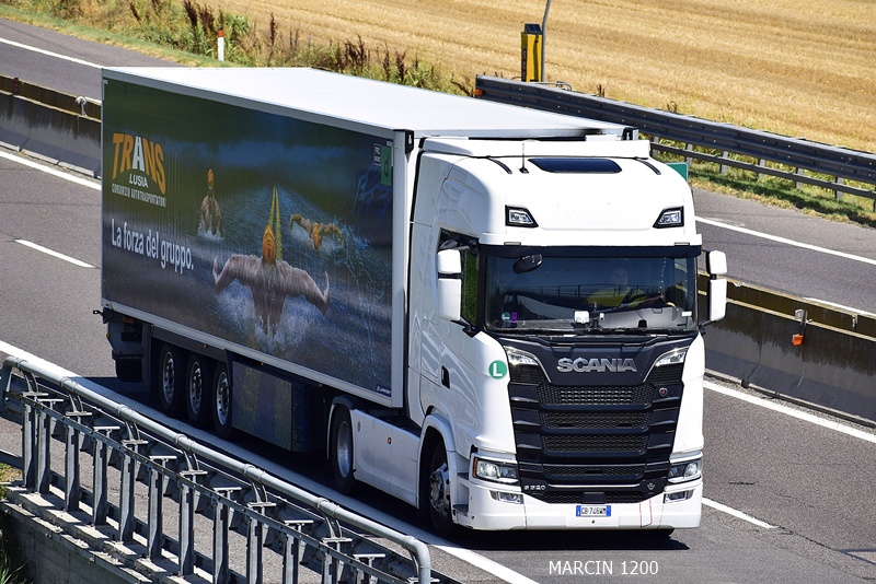 _DSC6186-crop-Translusia-SCANIA S520 V8.JPG