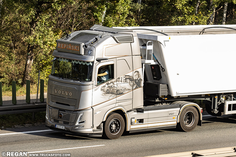 Volvo FH Aero Repiński.jpg