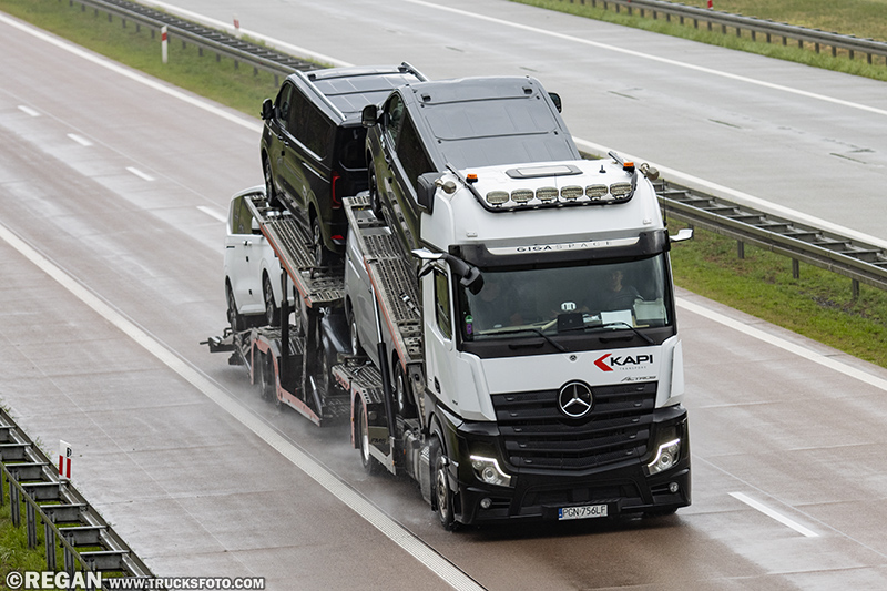 Mercedes-Benz Actros - Kapi.jpg
