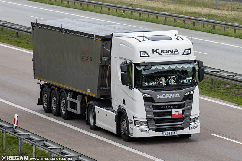 Scania 460R Super - Kiona.jpg