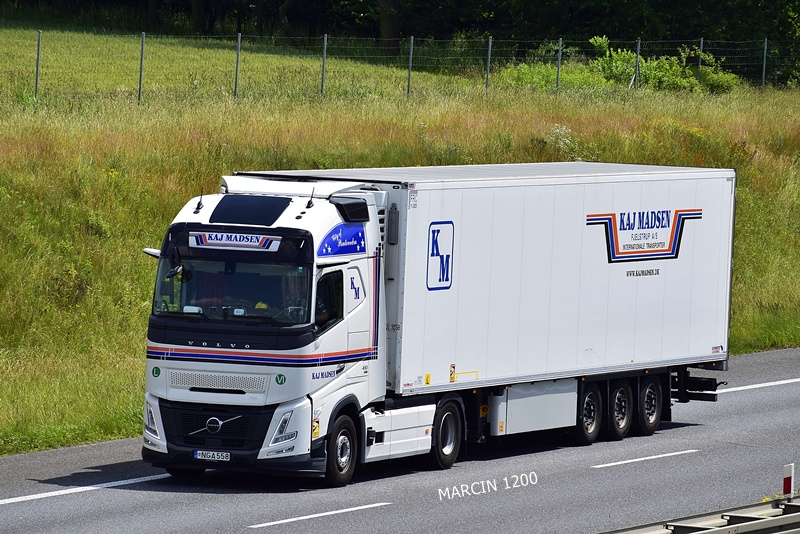 KAJ MADSEN-crop-VOLVO FH AERO.JPG