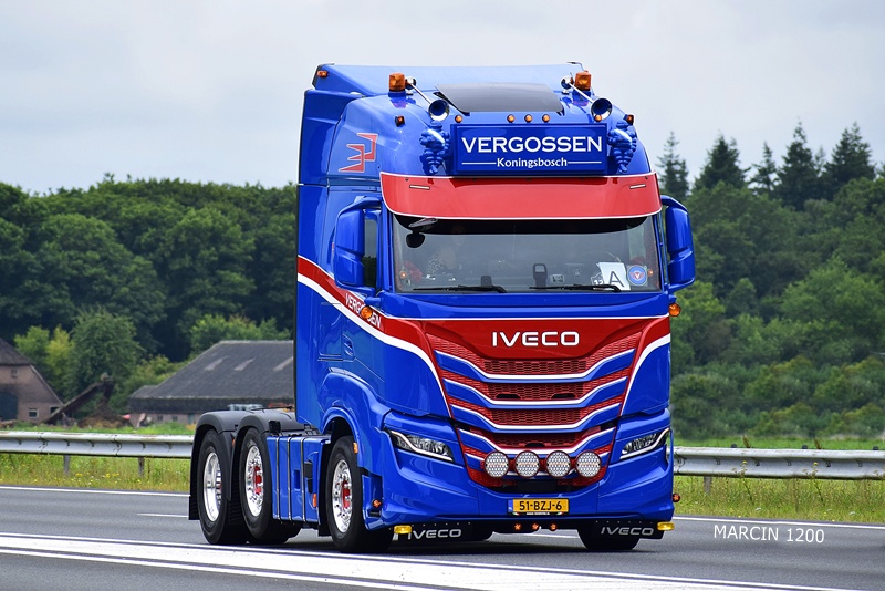_DSC0146 VERGOSSEN-crop-IVECO S-WAY.JPG