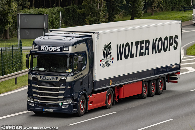 Scania 460S  - Wolter Koops.jpg