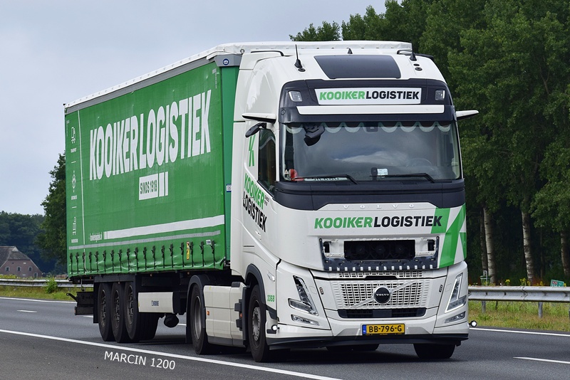 _DSC9827 KOOIKER LOGISTIEK-crop-VOLVO FH AERO.JPG