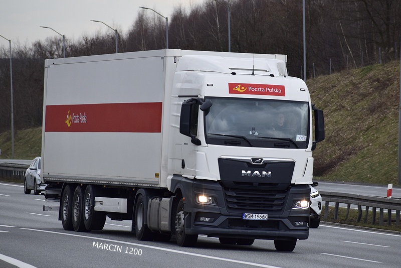 _DSC00011 (2864) POCZTA POLSKA-crop-MAN TGX II.JPG