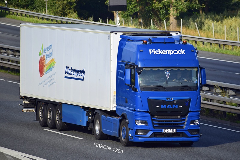 _DSC8378 PICKENPACK-crop-MAN TGX II.JPG