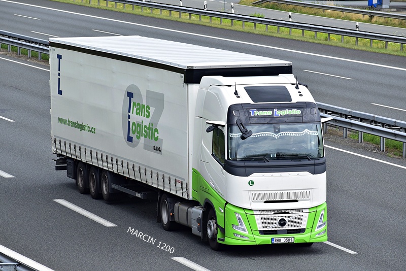 _DSC9355 TRANS LOGISTIC-crop-VOLVO FH AERO.JPG