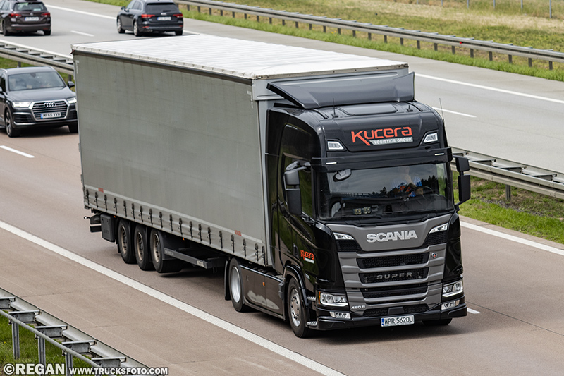 Scania 460R Super - Kucera.jpg