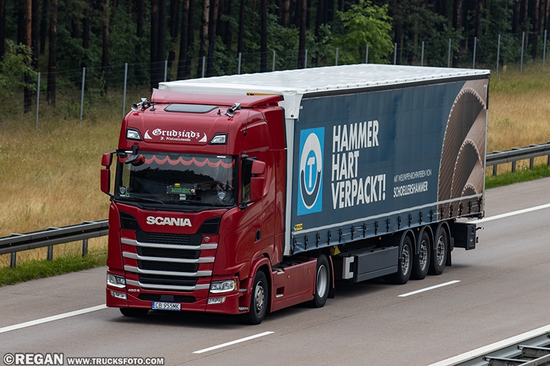 Scania 450S Kulaszewski.jpg