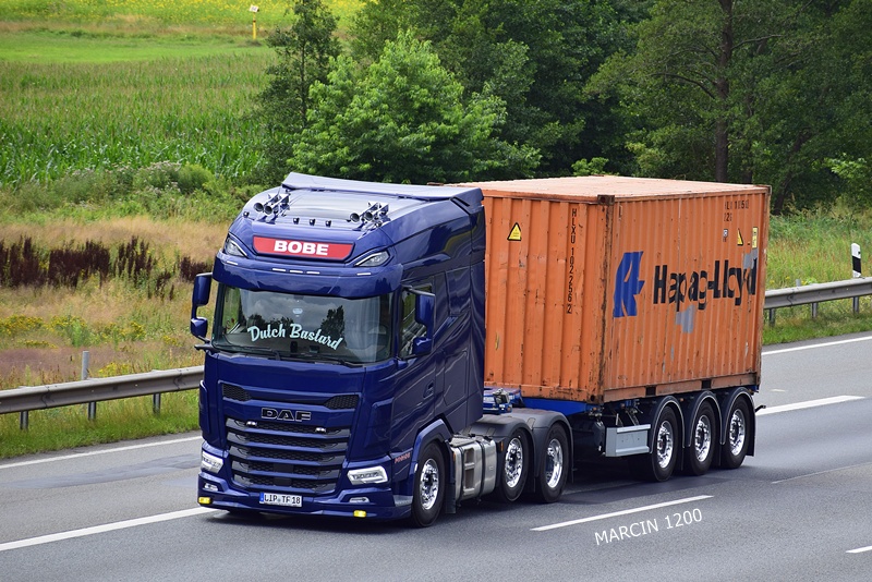 _DSC9113 BOBE-crop-DAF XG.JPG
