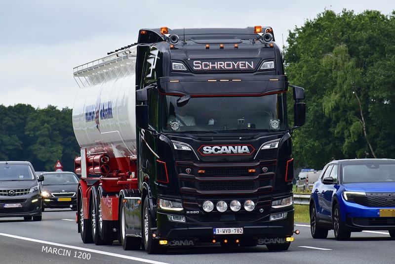 _DSC9992 SCHROYEN-crop-SCANIA R580  V8 NG.JPG