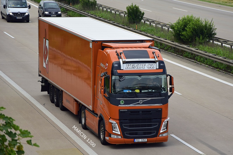 _DSC0236 KENDY CZ-crop-VOLVO FH4.JPG