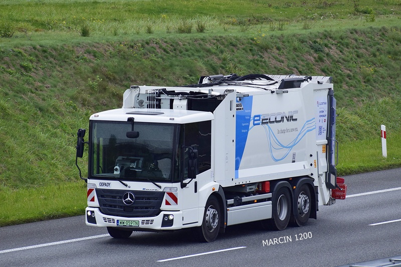 _DSC2857 ŚMIECIARKA-crop - eECONIC.JPG