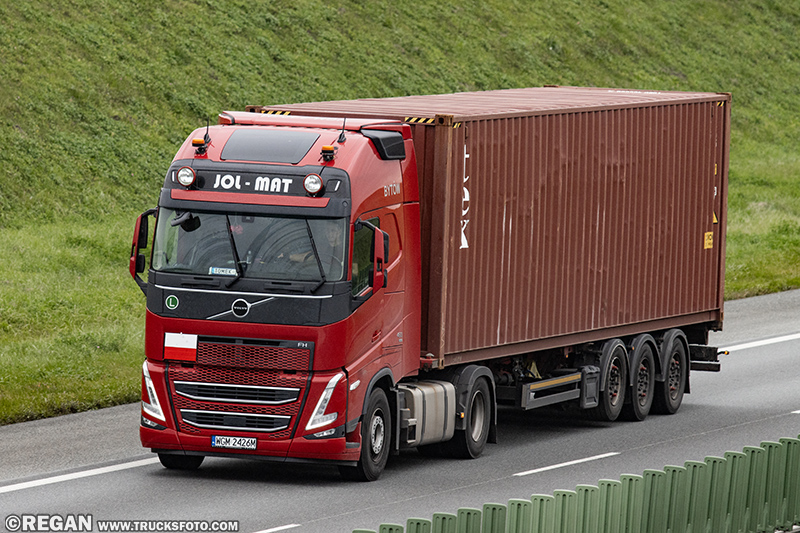Volvo FH - Jol-Mat.jpg