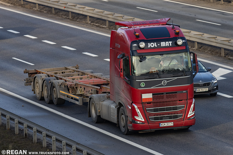Volvo FH5 - Jol-Mat.jpg