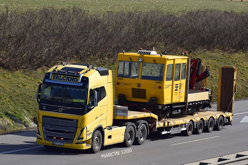 _DSC2324 VALCANO-crop-VOLVO FH16 750.JPG