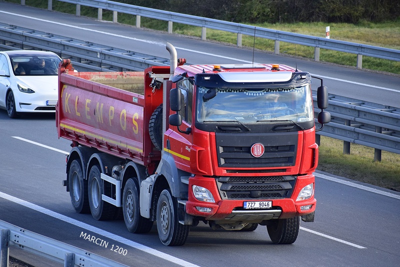 _DSC0351 KLEMPOS TATRA-crop-Tatra Phoenix.JPG