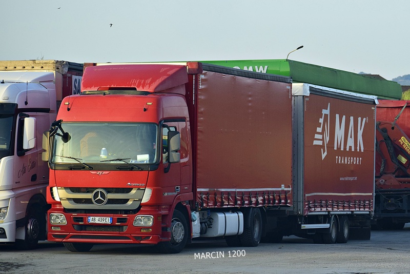 _DSC5284-crop-MAK TRANSPORT-ACTROS MP3.JPG