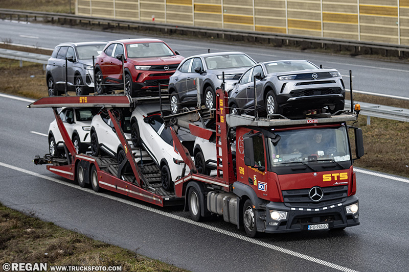 Mercedes Actros - STS 599.jpg
