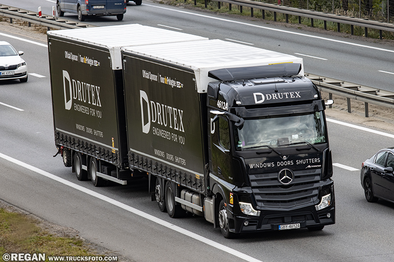 Mercedes-Benz Actros - Drutex.jpg