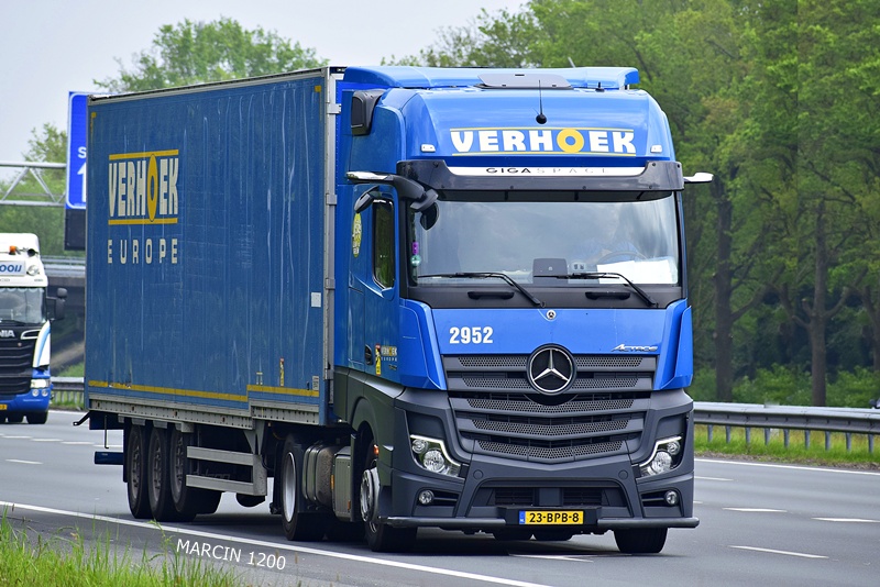 _DSC3130 VERHOEK-crop-ACTROS MP5.JPG
