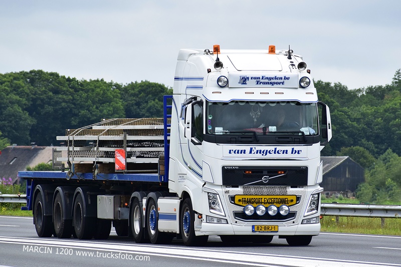 _DSC0091 VAN ENGELEN BV TRANSPORT-crop-VOLVO FH4.JPG