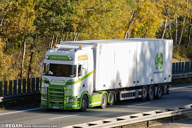Scania S650 V8 - LKW Transport.jpg