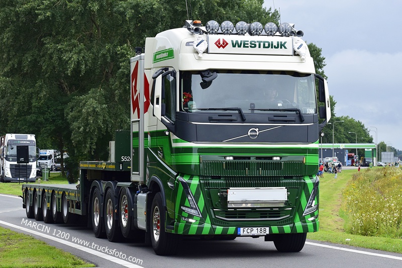 _DSC0413 WESTDIJK-crop-VOLVO FH5.JPG
