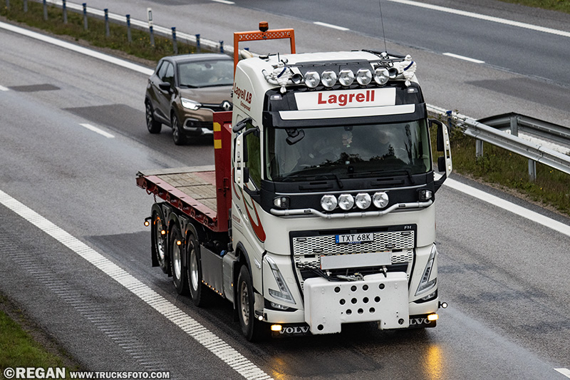 Volvo FH - Lagrell.jpg